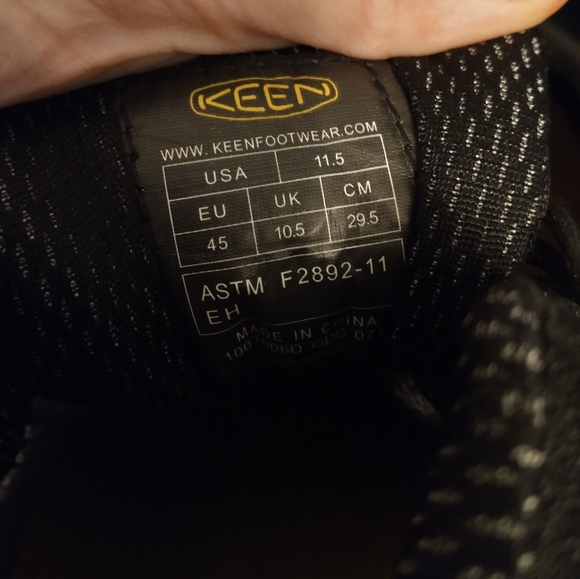 Keen high top leather hiking boots Black mens size 11.5